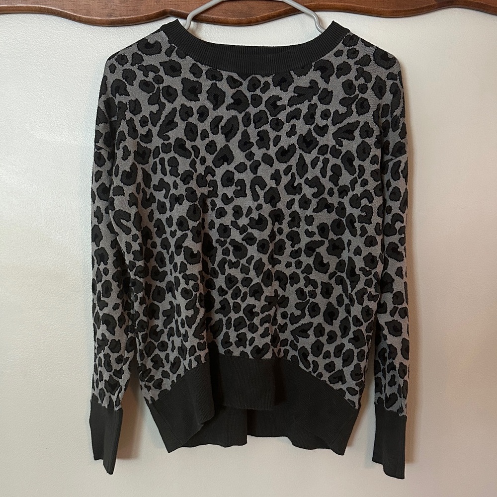 Isaac Mizrahi Leopard Print Sweater in Gray and Black